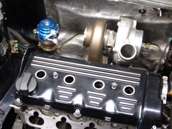 16V Turbo Krümmer mit V-Bandflansch und Tial MV-S oder F38 Wastegateanschluss