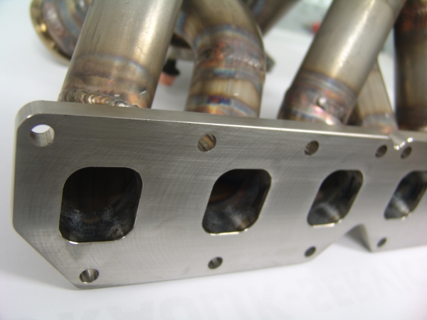 R32 Krümmer mit T4 Flansch und Wastegateanschluss