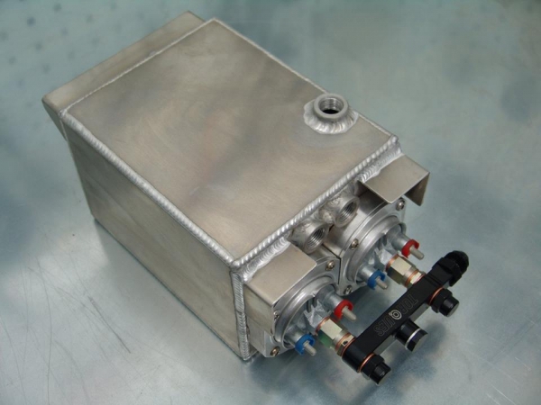 Aluminium Sprit-Catchtank für zwei Bosch Pumpen
