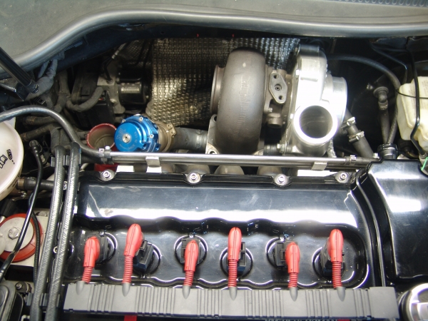 Golf 4-5 R32 Stoßaufladungskrümmer mit T4-Flansch und zwei Tial MVS Wastegateanschlussen